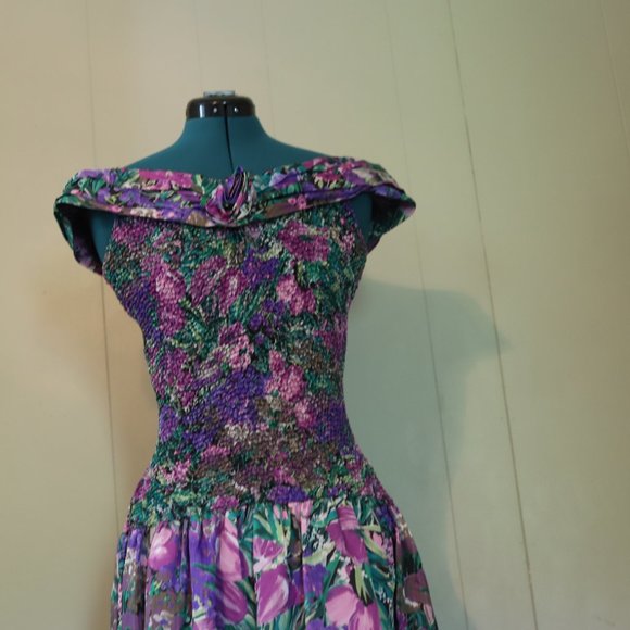 Vintage | Taffeta Floral Tea Dress - Picture 10 of 14